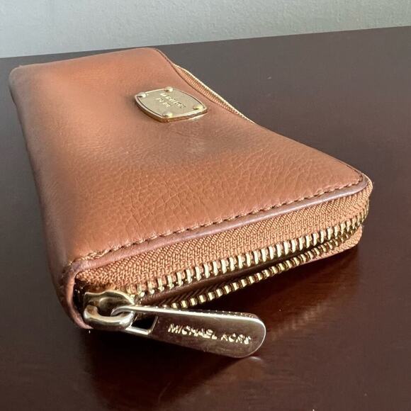 Michael Kors Jet Set Travel Large Travel Continental Wallet - Picture 3 of 11